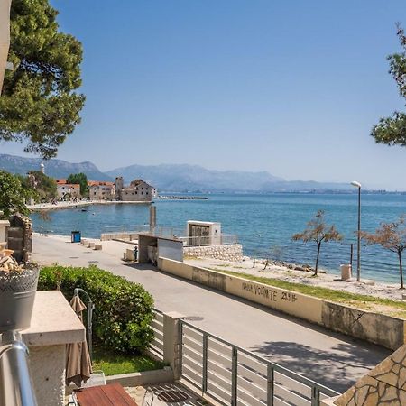 Beachfront Apartments Gabine Каштела Экстерьер фото
