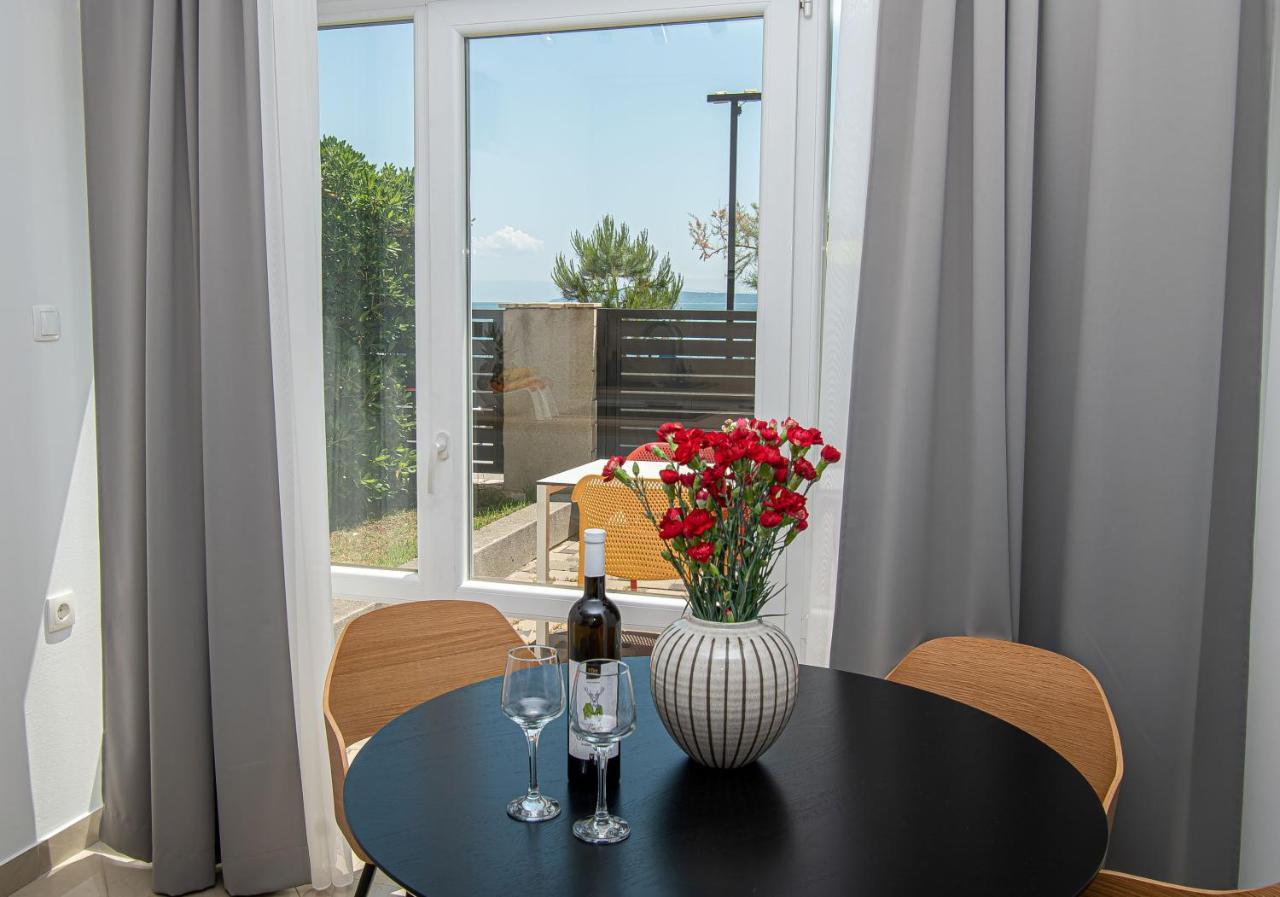 Beachfront Apartments Gabine Каштела Экстерьер фото
