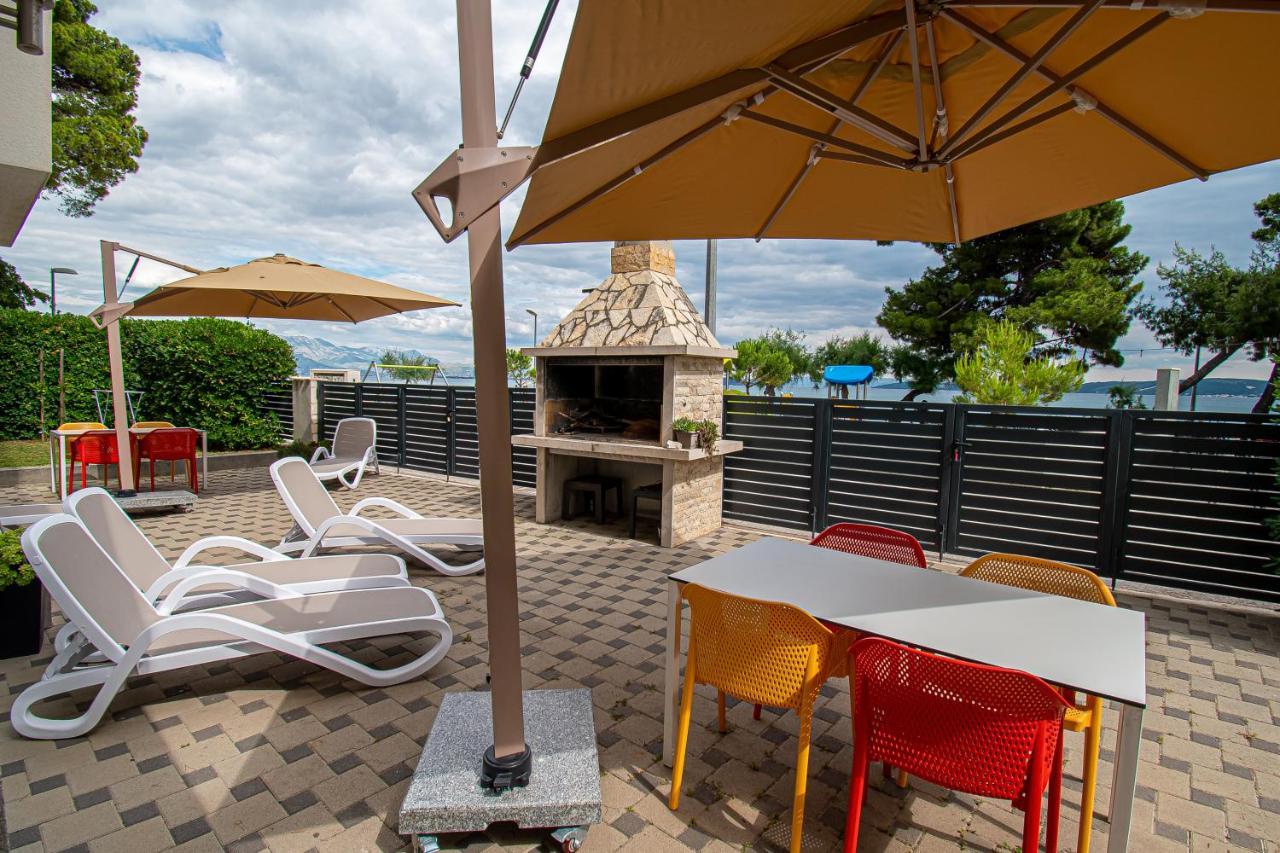 Beachfront Apartments Gabine Каштела Экстерьер фото