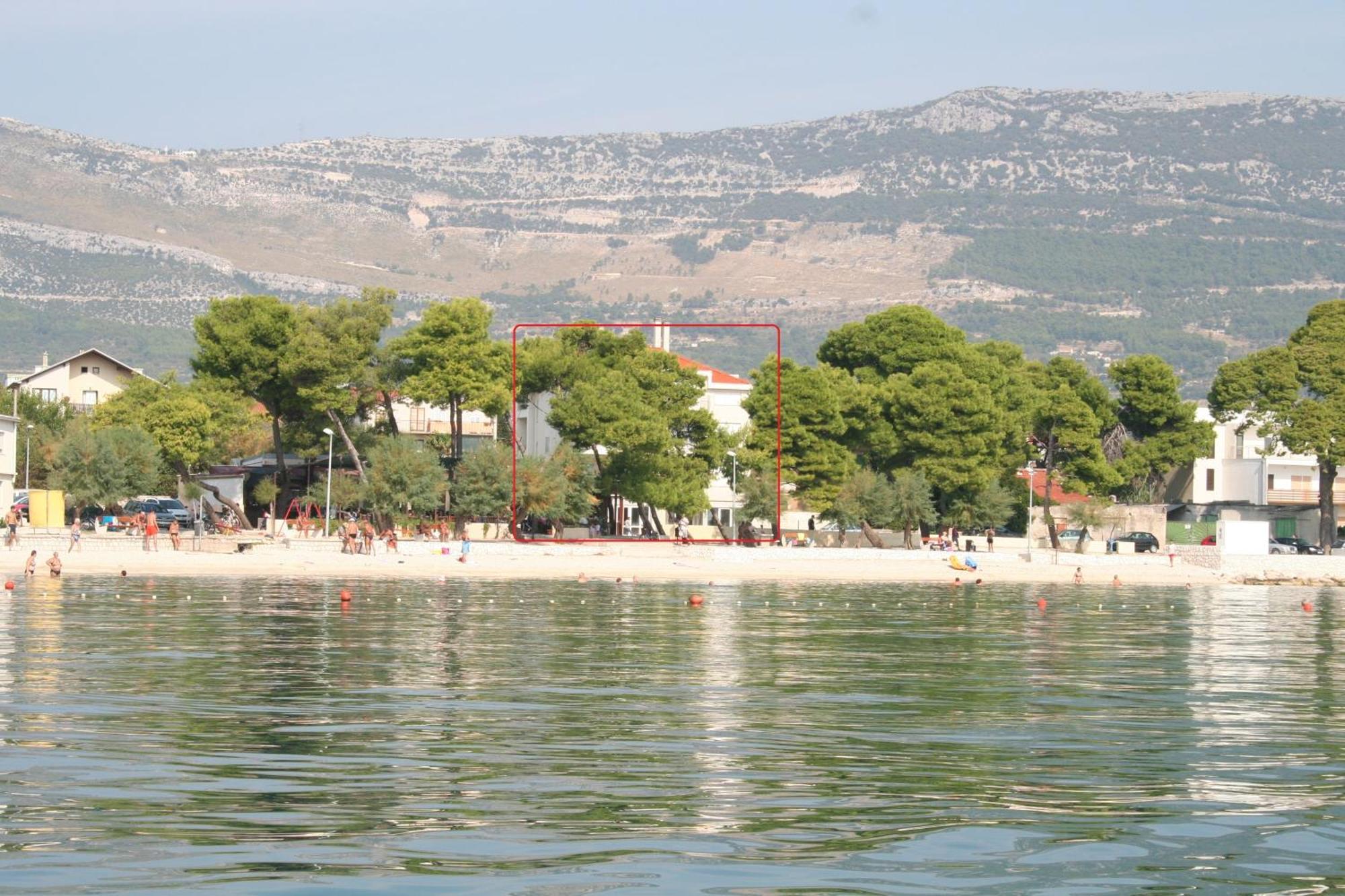 Beachfront Apartments Gabine Каштела Экстерьер фото
