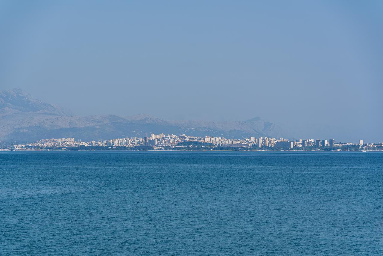 Beachfront Apartments Gabine Каштела Экстерьер фото