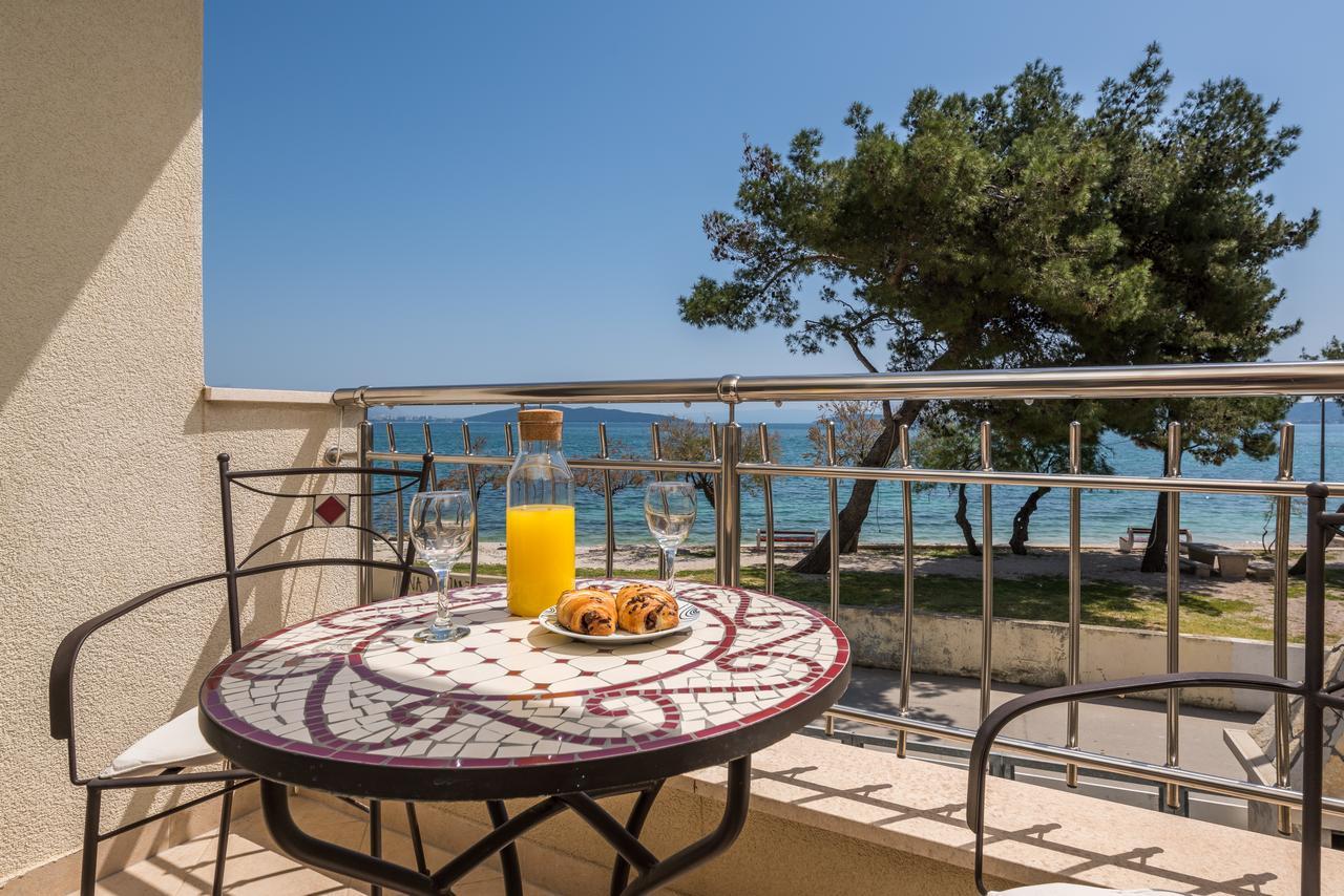 Beachfront Apartments Gabine Каштела Экстерьер фото