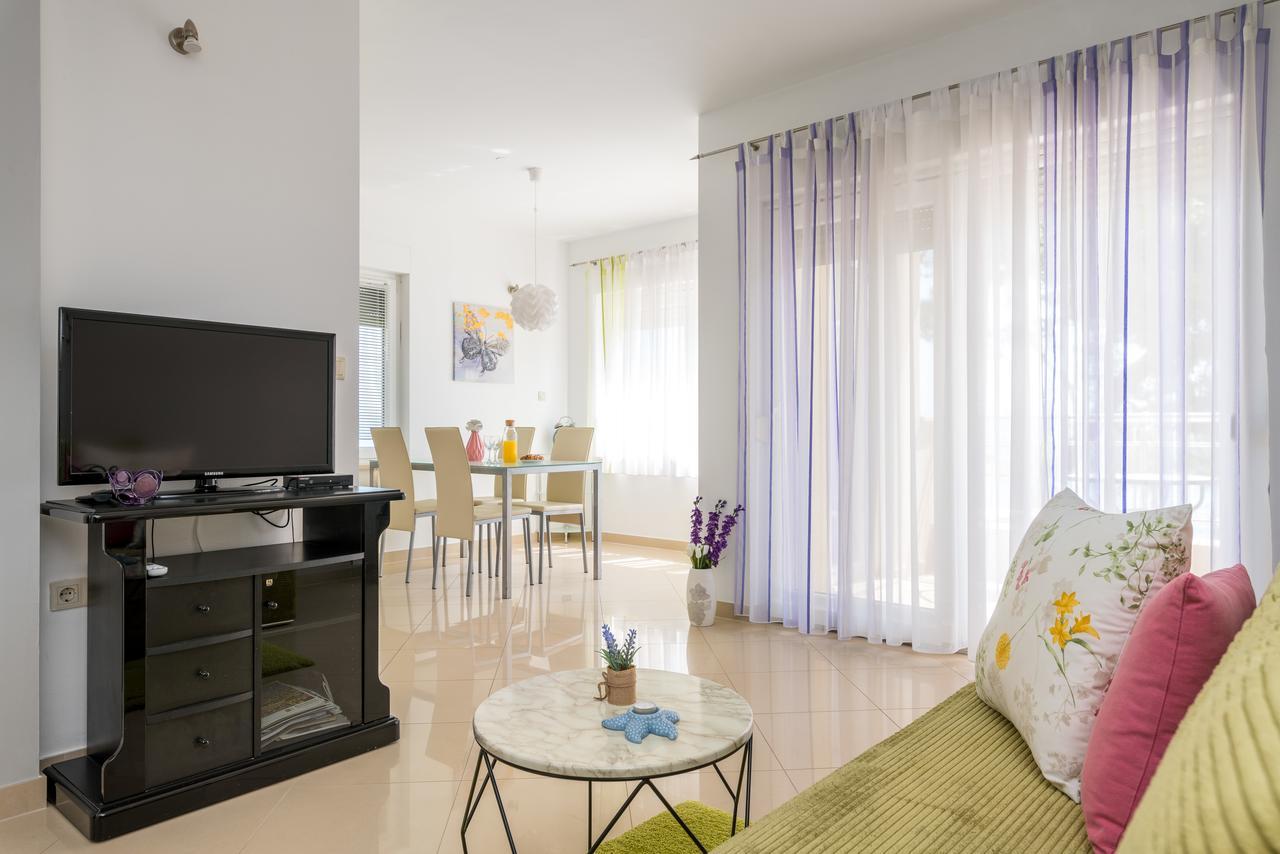 Beachfront Apartments Gabine Каштела Экстерьер фото