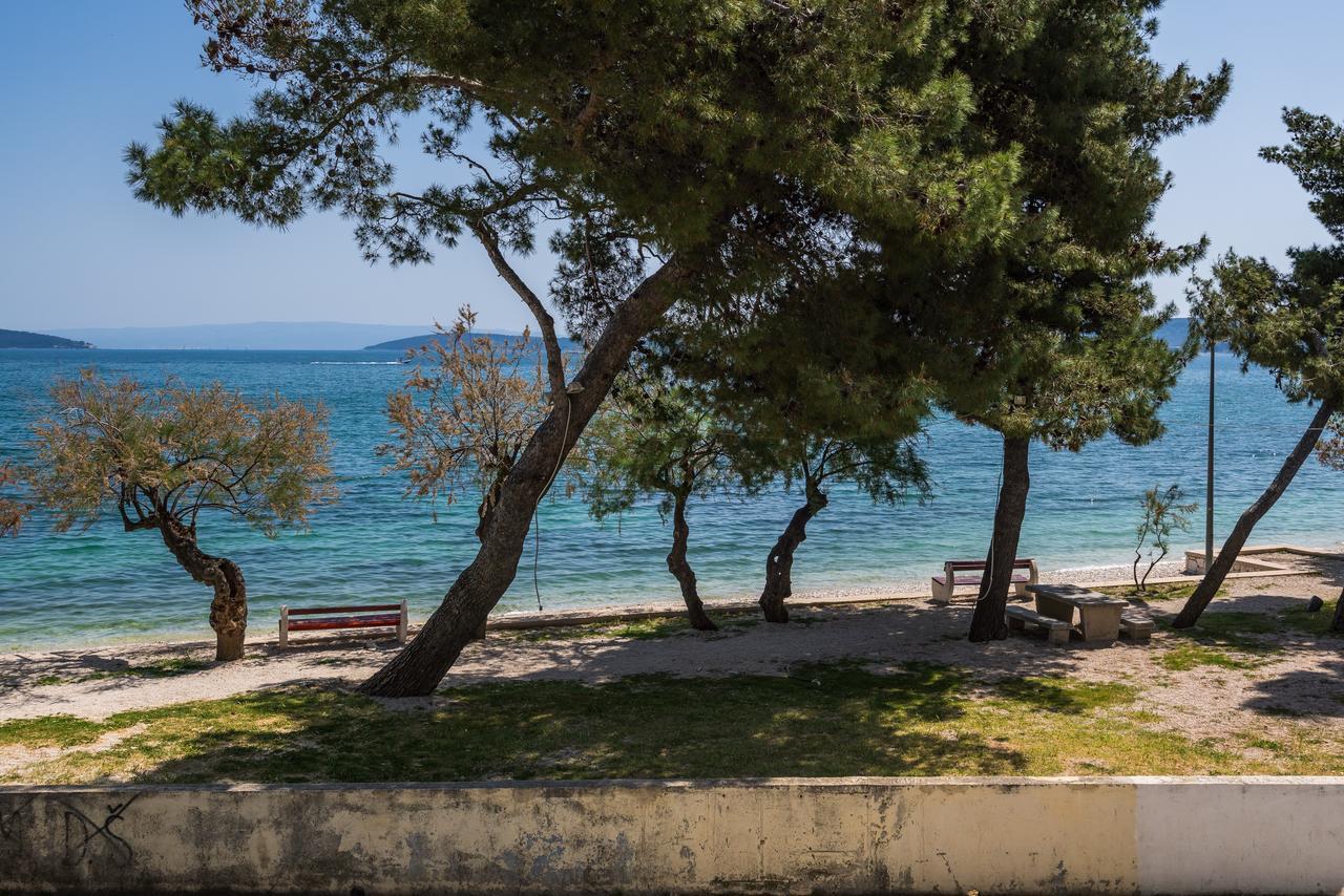 Beachfront Apartments Gabine Каштела Экстерьер фото