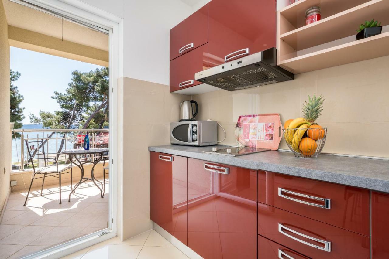 Beachfront Apartments Gabine Каштела Экстерьер фото