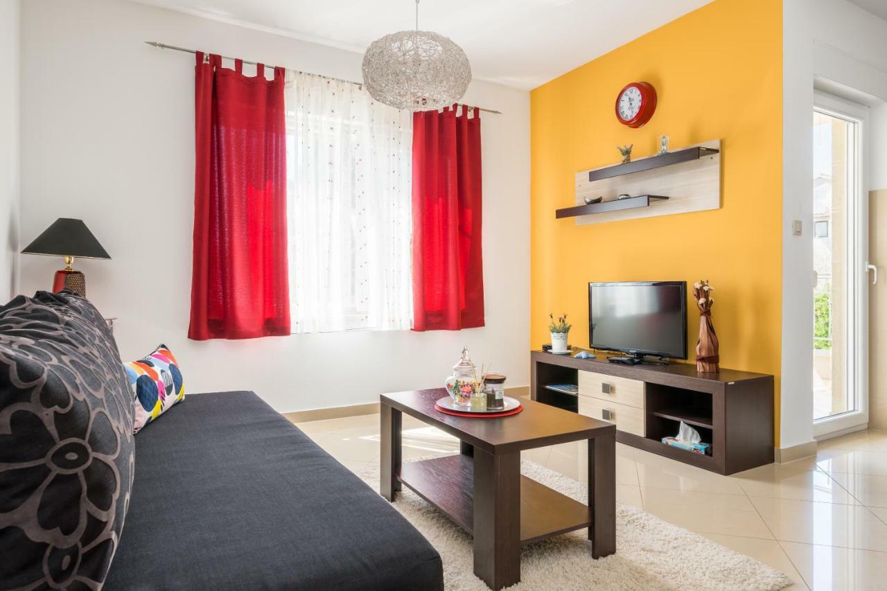 Beachfront Apartments Gabine Каштела Экстерьер фото