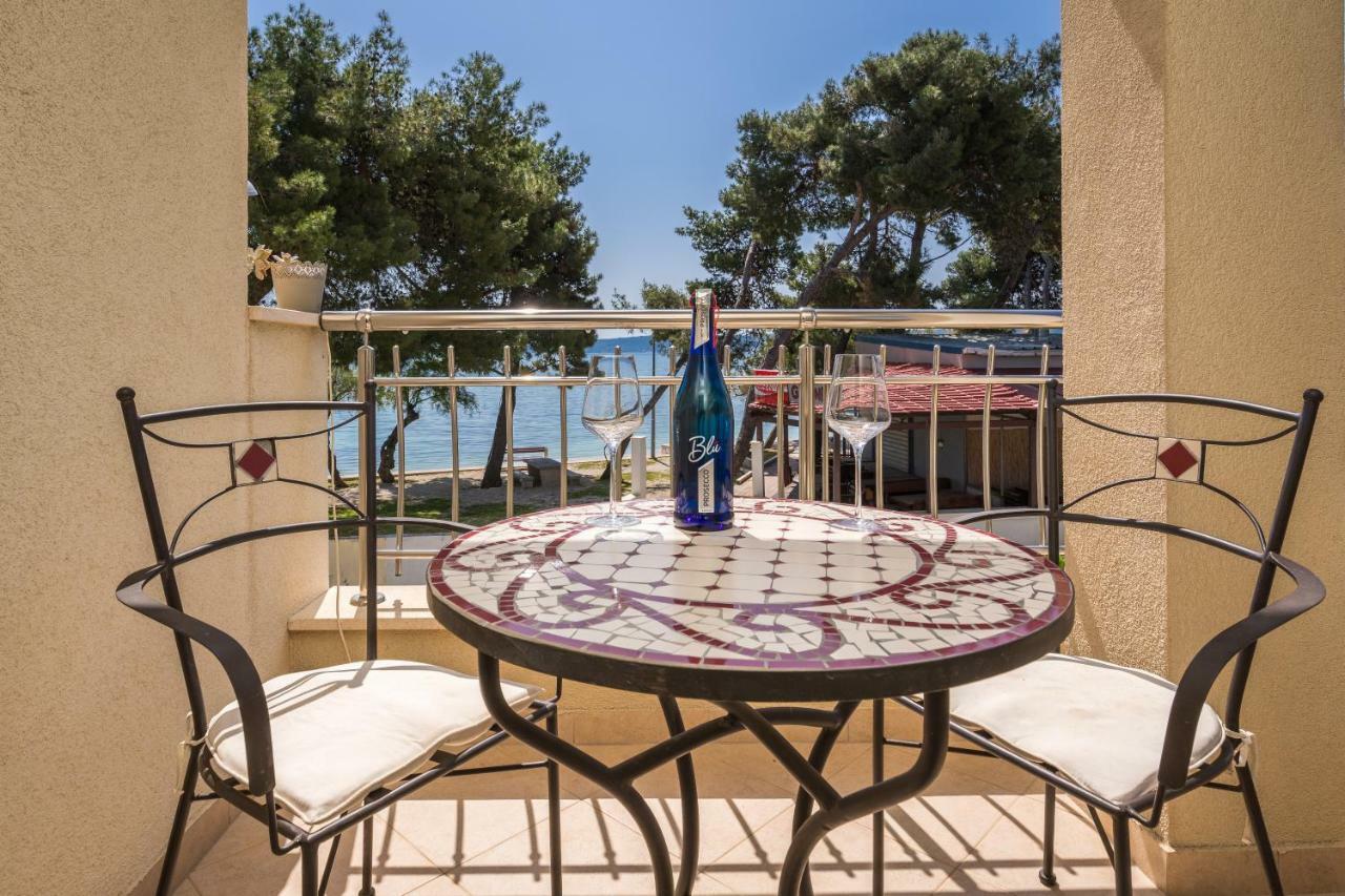 Beachfront Apartments Gabine Каштела Экстерьер фото